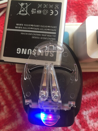 不错，三星手机能正常充进电，不明白的地方客服也很热情的解答，很给力，祝商家生意兴隆！