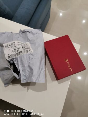 外观颜值：还可以吧，买了送人的，就是感觉有点小贵