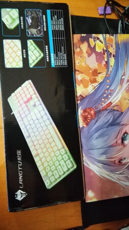 键盘静音的！又好看，用起来非常舒服！??