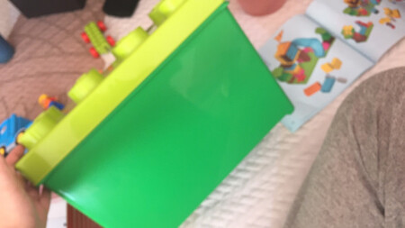 赶上双十一活动给宝宝买了三套乐高，宝贝20个月，现在只能独立完成小火车的拼哒，但是多了这套，合到一起玩，搭建的可能新歌就会更多，宝宝很喜欢，颜色和质量都很好！还会继续购买，很喜欢?！好评好评！