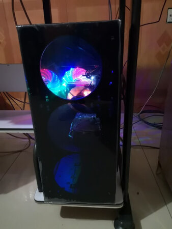 电脑很快，我就喜欢透明的外观，玩游戏很合适！很棒！