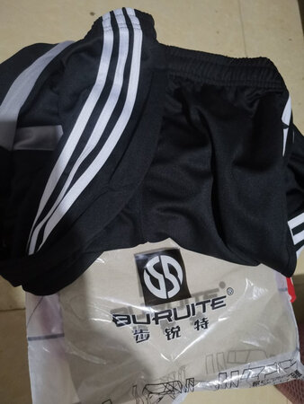 尺码大小：合适
产品材质：这个价位可以的
上身效果：满意