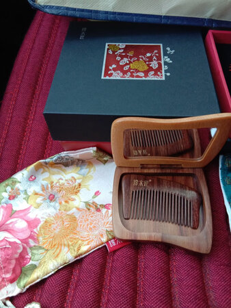 是正品，包装精美，赞！