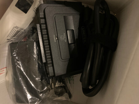产品质量：非常厚实，线材够粗，强大
产品性能：符合行业标准规范
兼容性能：符合行业标准规范good
外形外观：时尚大气上档次
产品包装：够厚实，防震性能好
其他特色：携带使用方便 good
