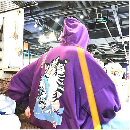 上身效果:反正好看就行了哈哈哈尺码推荐:本人喜欢稍微大大的
材质特性:感觉他家的加绒卫衣比其他那些好质感超级舒服质量有些衣服真心不错但是价格的话哈哈哈哈哈哈不过也算是忠没话说哈哈我面料品质: OK的呢