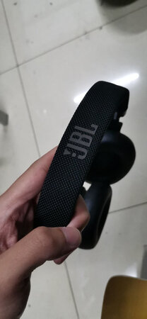 做工质感：带着非常亲肤
音质音效：声音饱满
舒适度：佩戴还可以  就是长时间带会有点不舒服