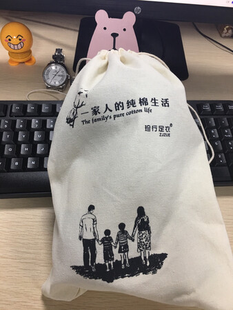 袜子是纯棉的，穿着很舒服，这是第二次购买了，去年39.9，今年49.9七双。