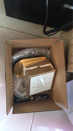 第一次来这家双十一购买很不满意，差评。粉饼买一赠一没享受到，少发赠品…欺骗消费者 不会第二次来了