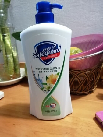 大力推荐这个味道的，非常不错，很柔和的香气，非常不错的，其他味道的也可以，就是没有这个自然清香，很好，
使用感受：非常好，很不错，
产品香味：好，很好，
产品包装：非常好，非常给力，
其他特色：京东就是好！