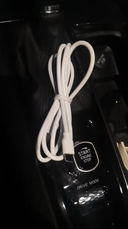 做工质感：好看
传输速度：好快
接口类型：合适
充电速度：快