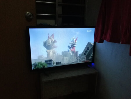 外形外观：合适，适合我
尺寸大小：刚好
功能效果：错，显示效果清晰，对得起这个价格很实惠 
屏幕音效：不错，清晰
运行速度：快