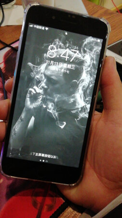 外形外观：非常棒！
屏幕音效：很奈斯！
拍照效果：很清晰！
运行速度：简直没话说！
待机时间：用一天基本没问题的