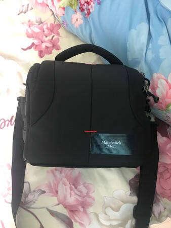 不错，比我上次买的包还好用，而且比较便宜，物流也很快