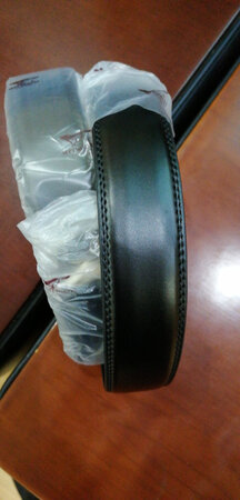 厚实，应该实用，七匹狼这牌子还行，以前在实体店买过。