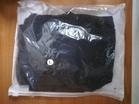 弹性很好，很舒服，上衣略有点松，不掉色，性价比高