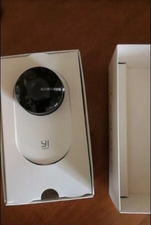 摄像头很智能，夜间很清晰。连接手机很方便。到报警提醒功能。