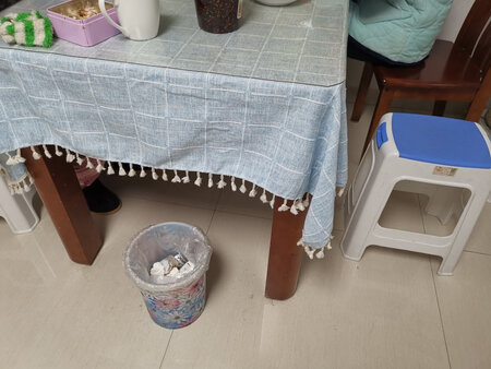 铺上以后感觉不那么单调了，质量不错，值得拥有。
