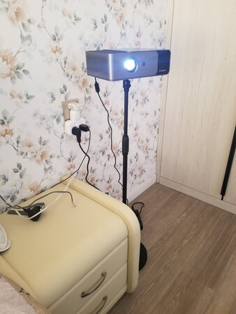 很完美，几个方向都可以调整，满意，性价比很高