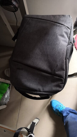 一开始感觉很扁不好看，后来感觉很好，里面的东西能放得整齐！