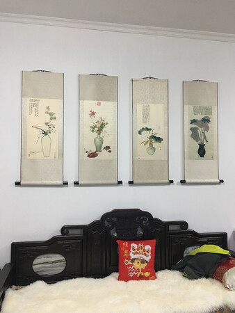 同时追加入手的其中一幅，这次的物流速度好快！估计是新装裱好就发货吧，气味有点大，晾两天后就好了吧？希望！另，同时入手了几幅，其中也有一些瑕疵的，不过还能接受的