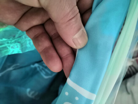 材质很好，柔软不硬，手感比较好，赞