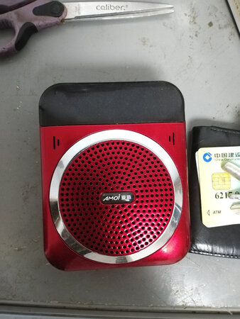 曲目很多，声音很大，老人挺喜欢这个机子。