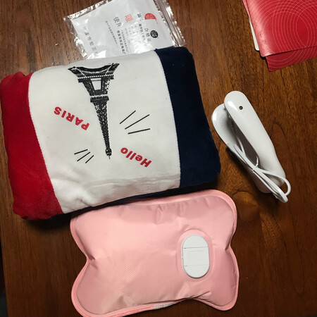 又买了一个，原来的无法充电了。这个产品质量好，没有味道。