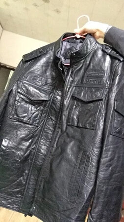 商品复合，店家态度也挺好，唯一就是送的手套太老气了…………能给个建议么？手套以后请设计好看点谢谢！！！？