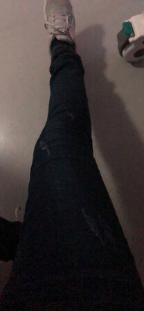 裤子质量很不错，服务质量5星，裤子买小了h过了退货时间商家也给我退换了，还给我报销了快递费，真的棒棒哒?我是老老客户，每次都买这家牛仔裤，加绒的质量也特别好！