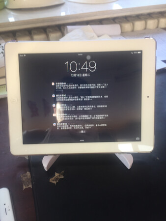 手机、平板电脑都可以用。价钱便宜最主要的是可以折叠携带方便！超赞?