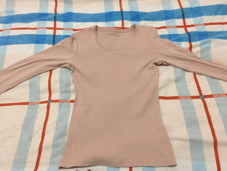衣服质量很好，穿着很舒服，尺码也很正，就是价格稍微贵了点