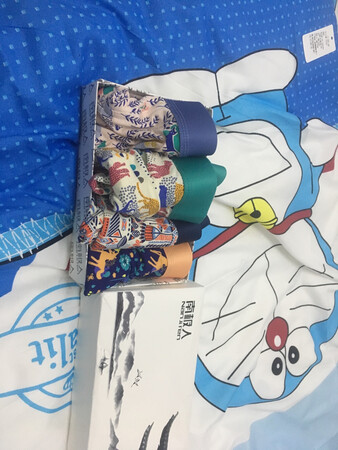 我买的是01款，红咖蓝米，店主出贷给个12款魔兽，有点失望?