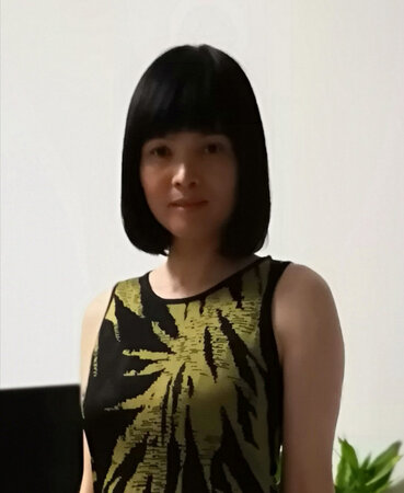 在这家店买了几次衣服，价钱合理，款式新颖，质量好，物流速度快。点赞！
