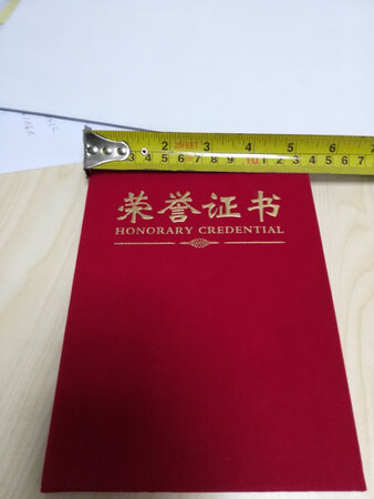 购买方便晨光红色绒面荣誉证书实惠节约时间，又不贵，在京东购物就是方便，大爱赞一个吧。