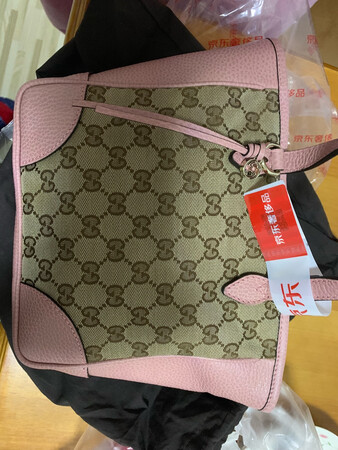 没毛病，摸着触感柔软舒适真皮