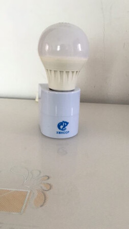 这个灯太漂亮了，用起来挺方便的，价格也比实体店的便宜，下次还会关顾这家店的