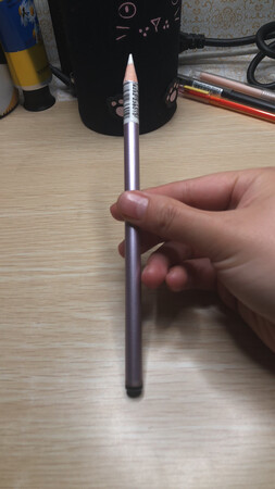 德韵的笔还可以，有点掉**，应该买混色笔的。。。