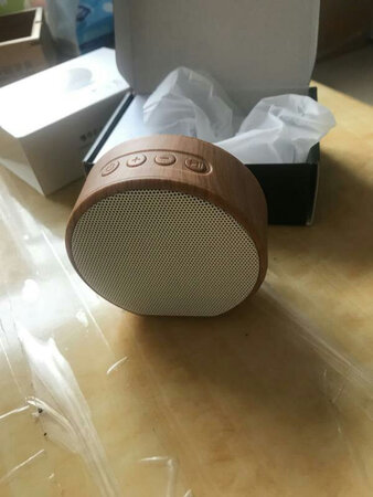 收到了试用了2天，质量超级好，音质好好，木制的看起来超高档，超推荐购买的