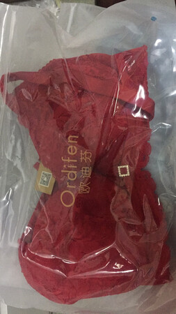 颜色很正，喜欢，上身效果好
