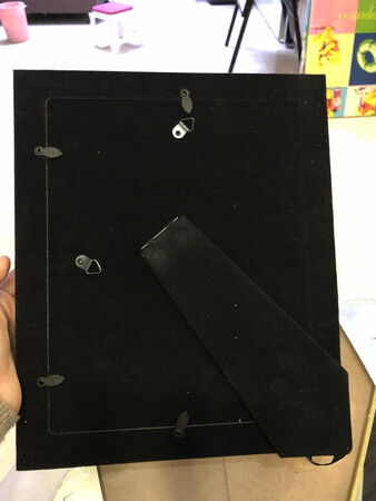 质量比照相馆同价位的相框高出不知道多少，总体性价比超高，送货速度快，还会再来购买！