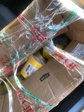 买了很多，贴地标的。