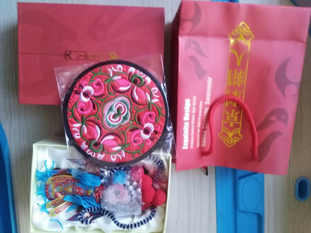 不错，很好！物流很快！做工也很精致，包装也努错误，孩子很喜欢，送友人很合适，自己也想再买一个。