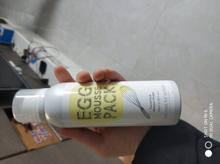 用了一次，吸收很快，用完脸有点紧，赶紧用了一片面膜，最后效果很好