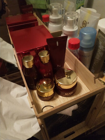 先用着，有效果再评价，物流快，送了很多小赠品
