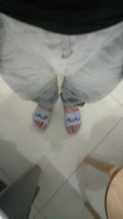 非常舒服，很保暖，不修身但是很潮