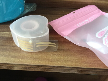 第一次用双眼皮贴，真的很好用，非常方便