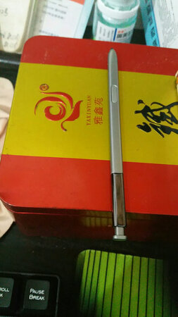 这个商品买来就没有反应，充电也不知道在哪里充，差评。