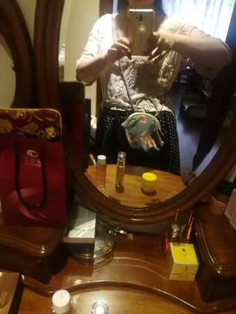 夏天的随身小包不错哟！