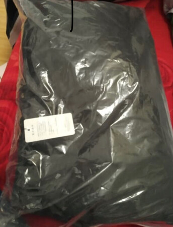 衣服还算不错?给个好评吧。