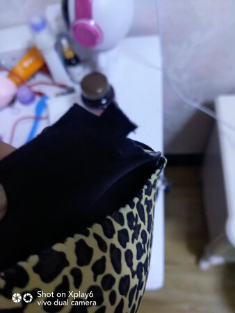 质量差，还没穿就开线了